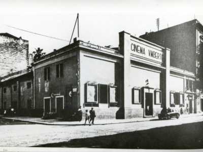 La seconda sede del cine-teatro Umberto all'angolo tra piazza Umberto e via Niccol� Dall�Arca (foto dell'Archivio Centro Studi Baresi di Felice Giovine)